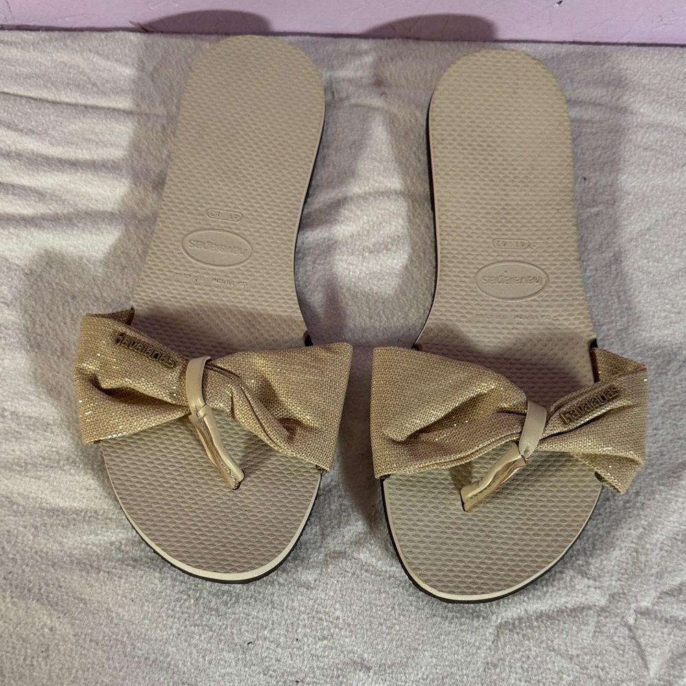 Havaianas Gold Bow Sandals